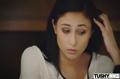 Девушка нежно делает минетик и красиво трахается в попку 1