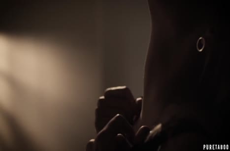 Две гламурные самки классно перепихнулись с бойким трахарем 3