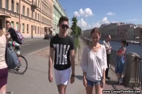 Хитрый пикапер быстро развел русскую девушку на трах 1