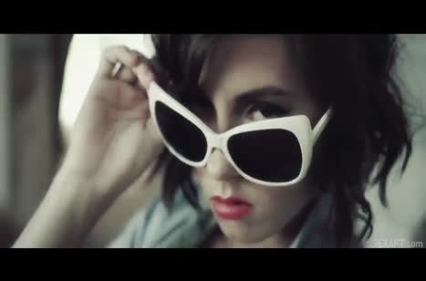 Молодые студентки нежно приласкали писечки друг дружки 3